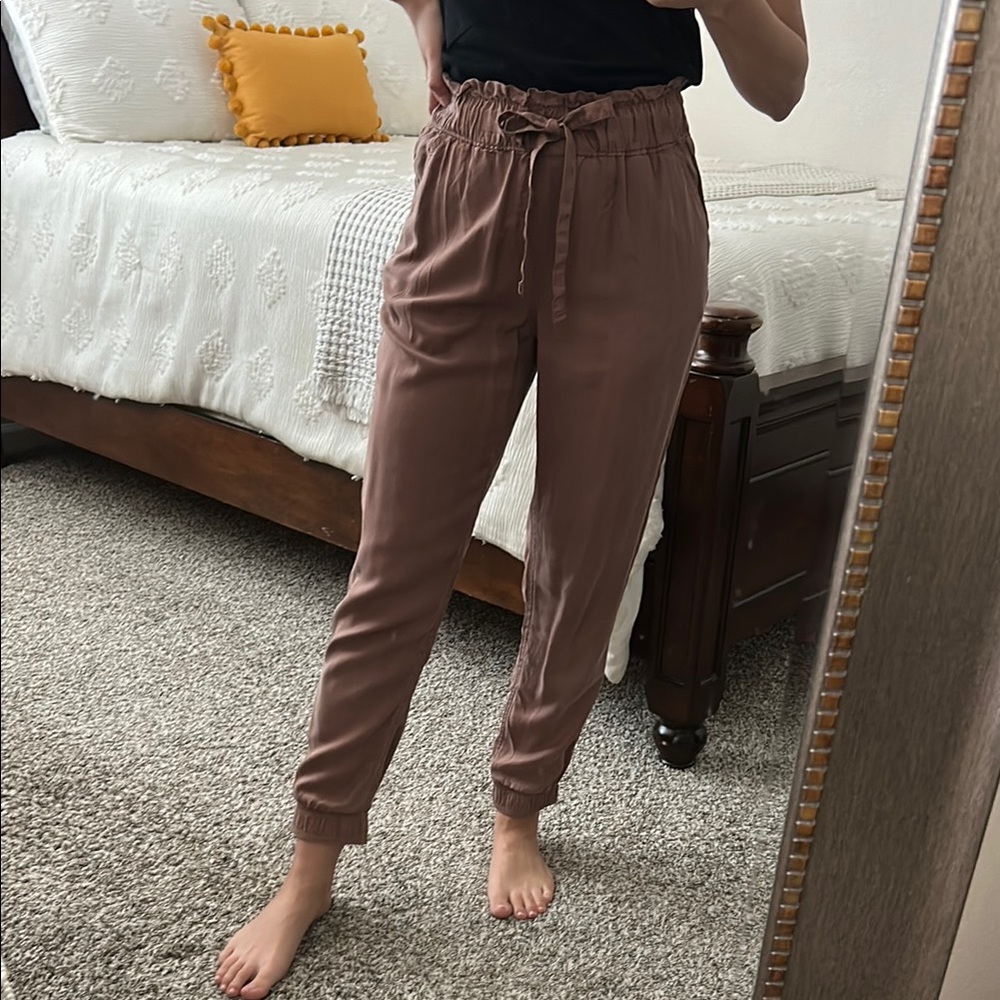 SO Women's jogger pants